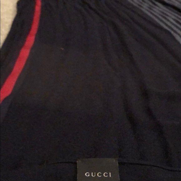 Gucci scarf - Picture 1 of 3